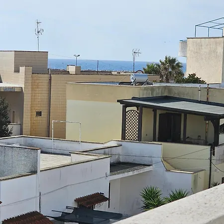 Hotel Baia Del Cigno Torre San Giovanni Ugento Exterior photo